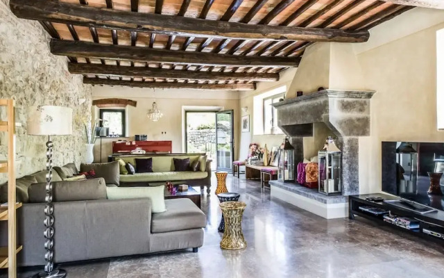 Le Pratola Luxury Villa