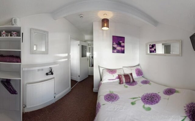 Ardern Hotel