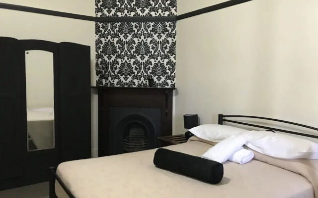 Neath Hotel