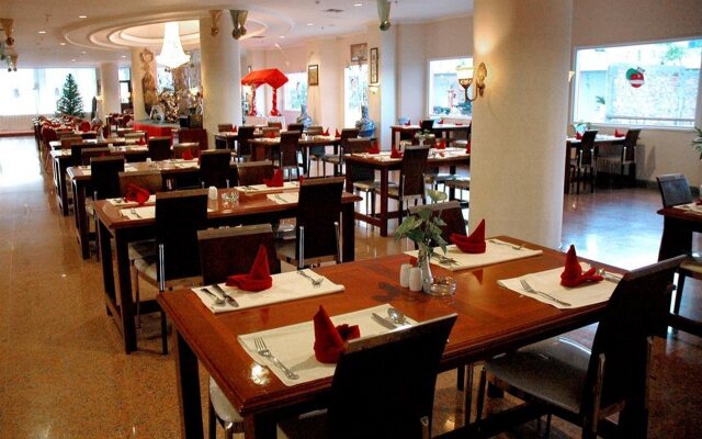 Hotel Grand Tiga Mustika