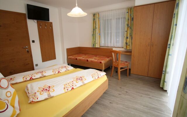 Spacious Holiday Home in Goldegg near Ski Lift