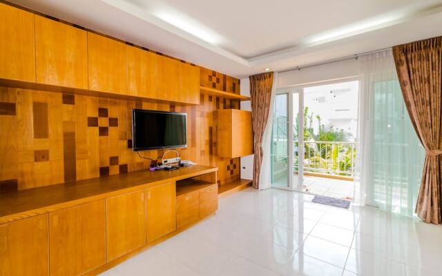 Chalong Hill Tropical Garden Homes