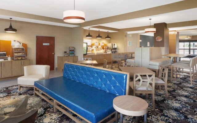 Holiday Inn Express Hotel & Suites Dayton West - Brookville by IHG