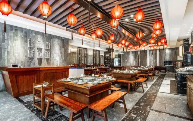 Rezen Kingtown Hotel (Chongqing Ranjiaba)