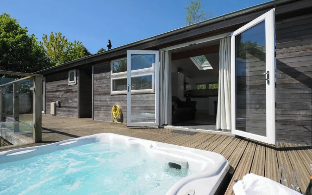 5 Meadow Retreat
