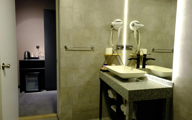 Esin Hotel