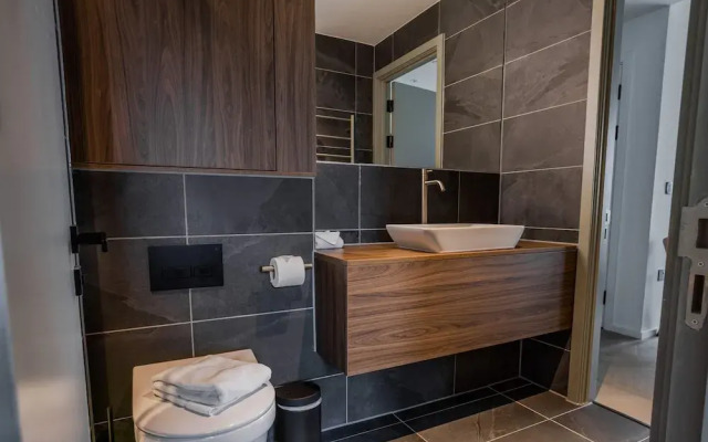 Midori Suite 2BR City Views
