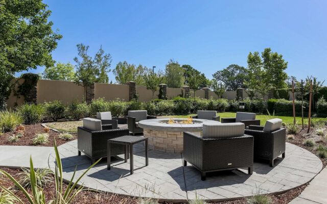 Courtyard Roseville Galleria Mall/Creekside Ridge Drive