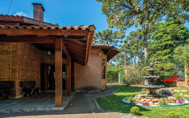 Bela casa estilo chalé em Canela RCF160