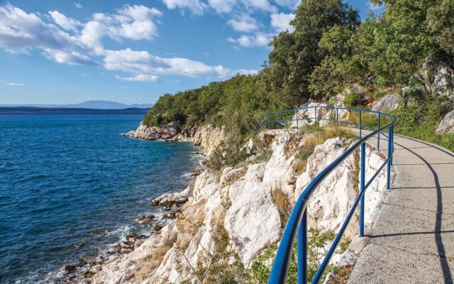 Beautiful Apartment in Crikvenica With Wifi and 2 Bedrooms