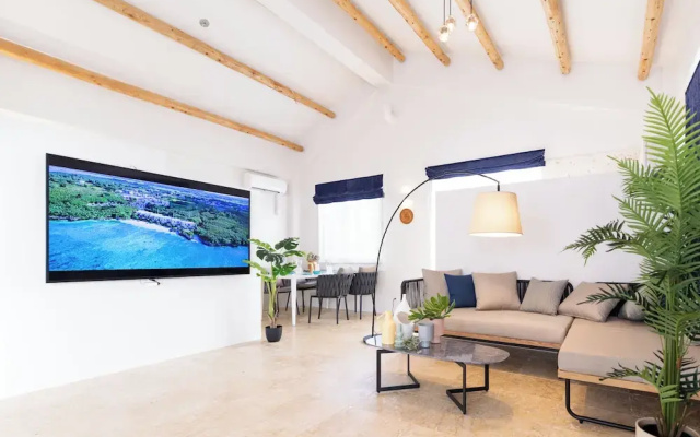 Crystal Villa Ikema