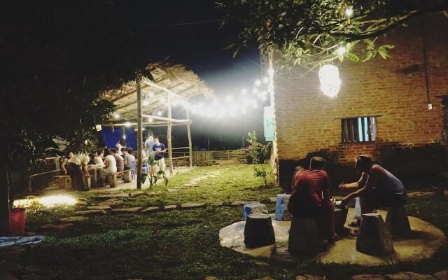 Green Door Ban Gioc - Hostel