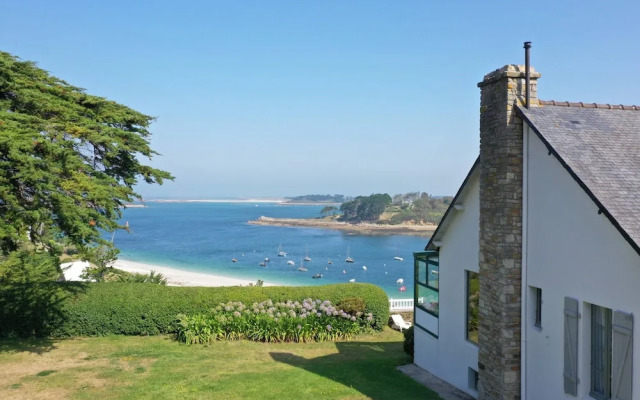 Superb sea View / Private Beach Access