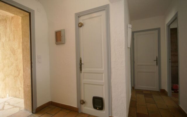 Majestic Villa in Mouans-Sartoux with Swimming Pool