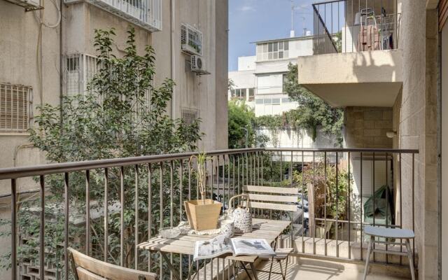 Diz 3 By TLV2rent