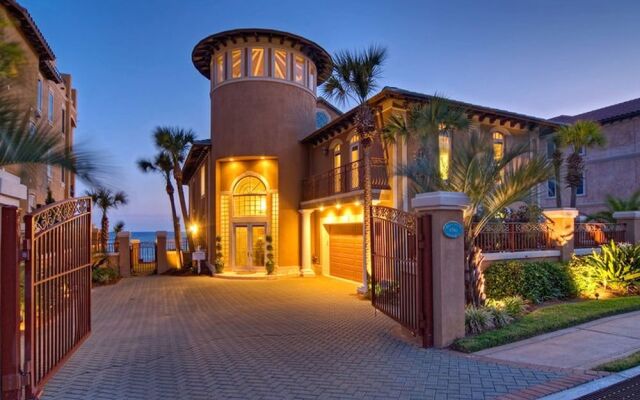 Bella Luna by RedAwning