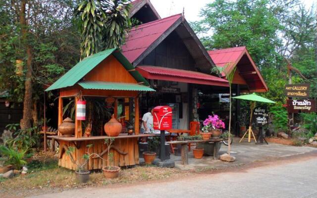 Baan Silapa Silalang Homestay & Art Gallery