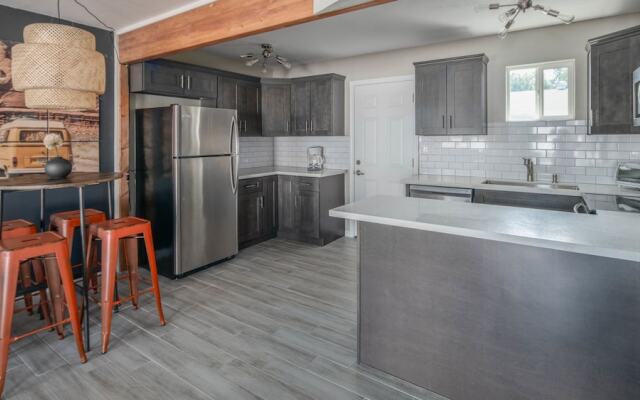 Modern 2br Phoenix Townhome by Wanderjaunt