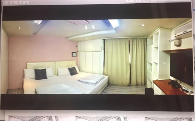 Taichung Fengjia duduhouse