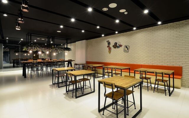 Aroma Chew Hotel