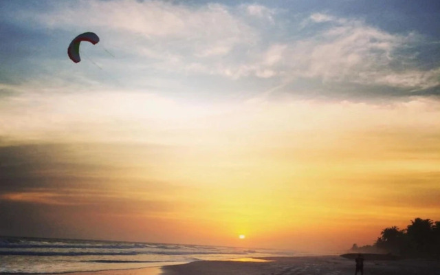 Kame Surf Camp & School Sunset Beach Bar