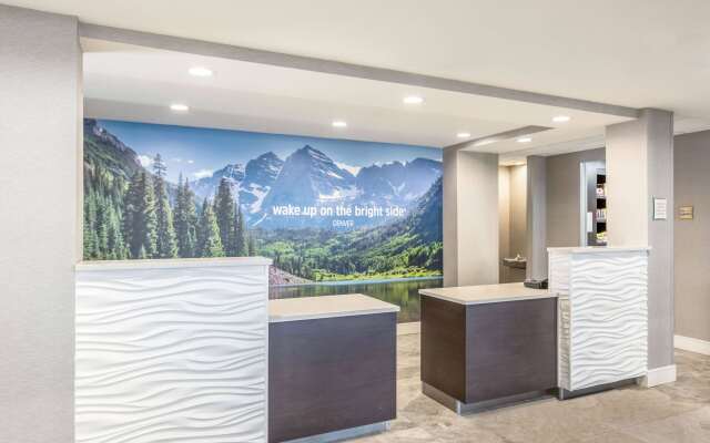 La Quinta Inn & Suites by Wyndham Denver Tech Center