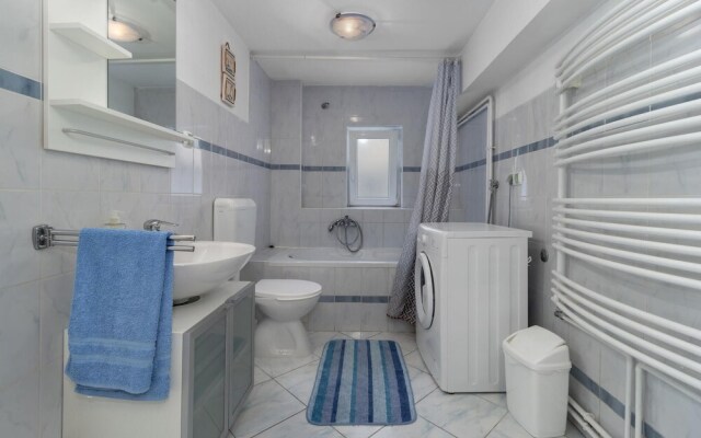 Stunning Apartment in Crikvenica With 2 Bedrooms and Wifi