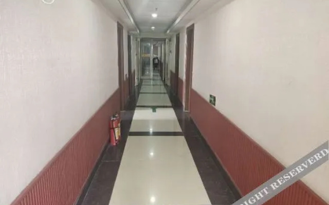 Runjing Busine Hotel