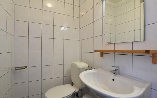 Pleasant Holiday Home with Sauna and Jacuzzi in Courtil