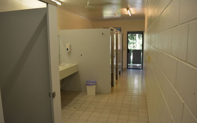 Frogshollow Backpackers