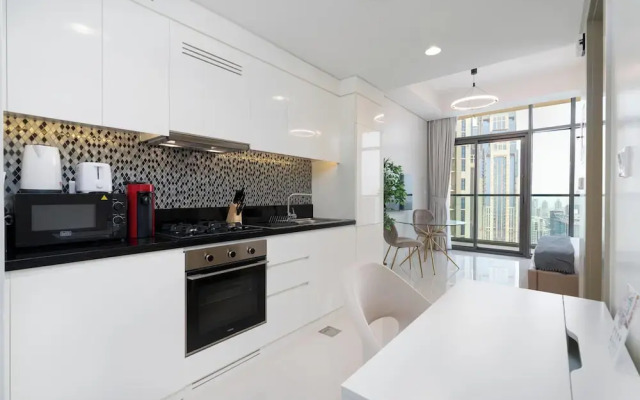 Lux BnB Aykon City I Skyline Canal Views