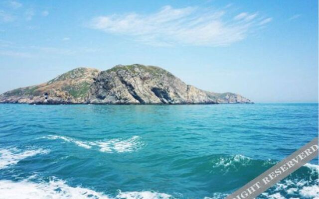 Zhoushan youth hostel for the elderly and the sea