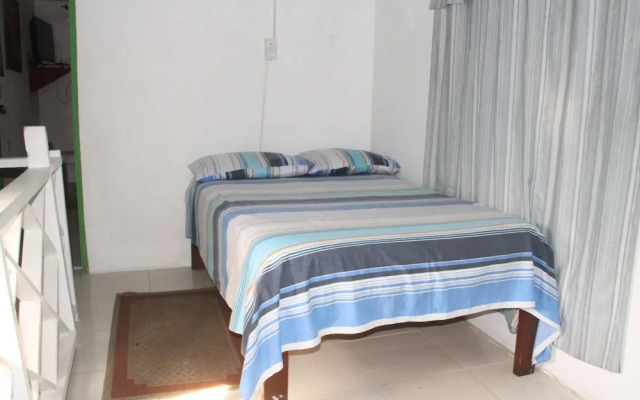 Room in Guest Room - Green Sea Villa Helen Inn - Kilometer 4 Circunvalar