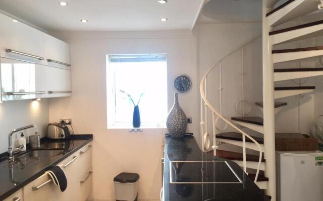 2257-Stunning Penthouse First Line Port Sea View
