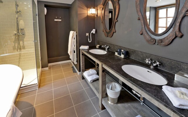 Les 5 Freres Maison de Famille