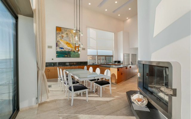 Malibu Glass Estate in Malibu, Malibu