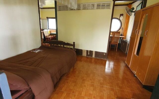 Tithonia Homestay