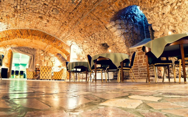 Aparthotel Miodosytnia