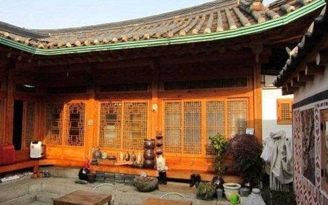 Tea Hanok Guesthouse