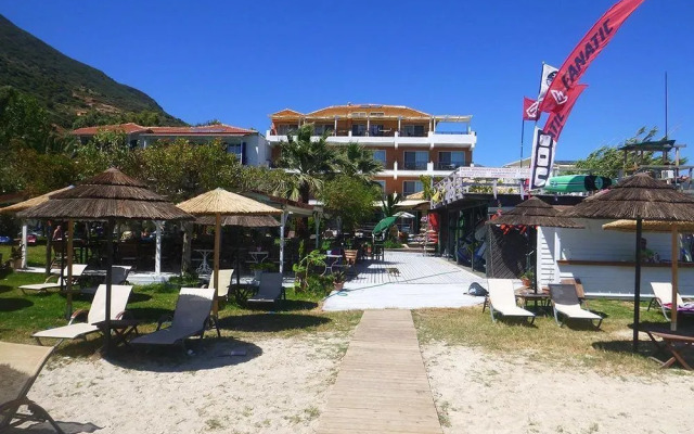 Nefeli Wind Club Apartments