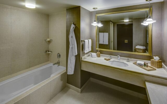 The Plaza Hotel Columbus at Capital Square