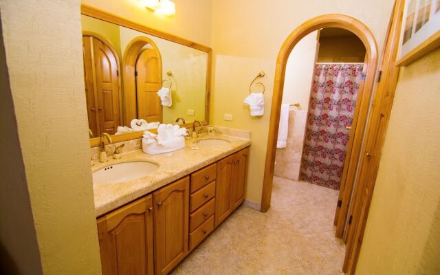 Villa 6 - 4 Br Villa