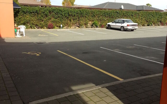 AAA Northlands Motel