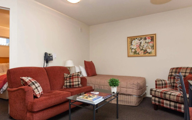 Lorenzo Motor Lodge