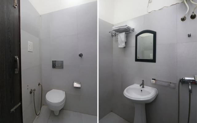 The Classic By OYO Rooms