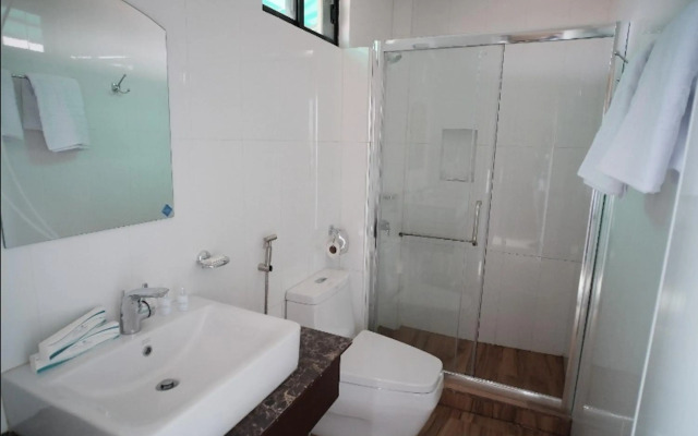 Luisita Central Park Hotel