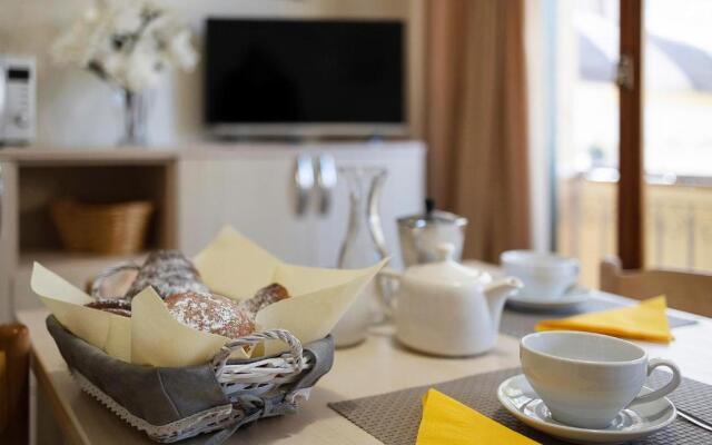 Emanuel Azzurro - Piano Rialzato 4