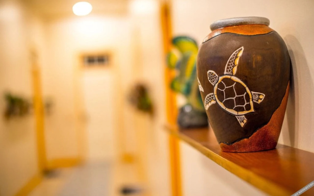Mandhoo Guesthouse & Dive