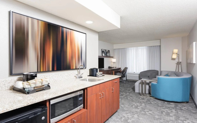 Courtyard Louisville Downtown