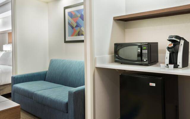 Holiday Inn Express & Suites Nearest Universal Orlando, an IHG Hotel